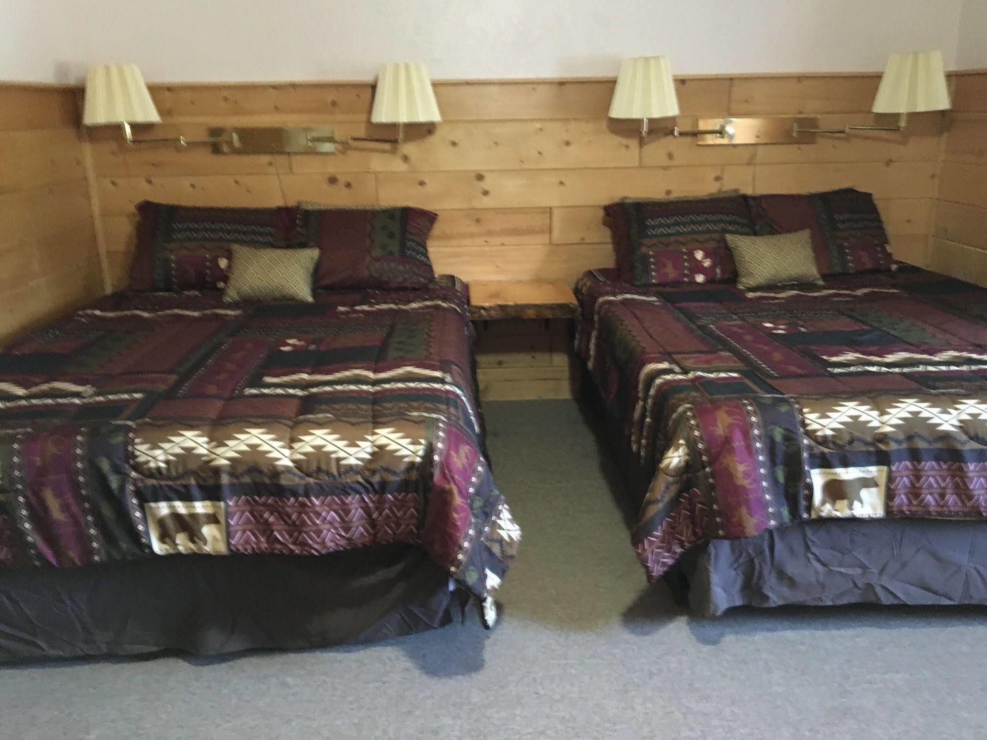 Chinook Winds Motel Dubois Exteriér fotografie