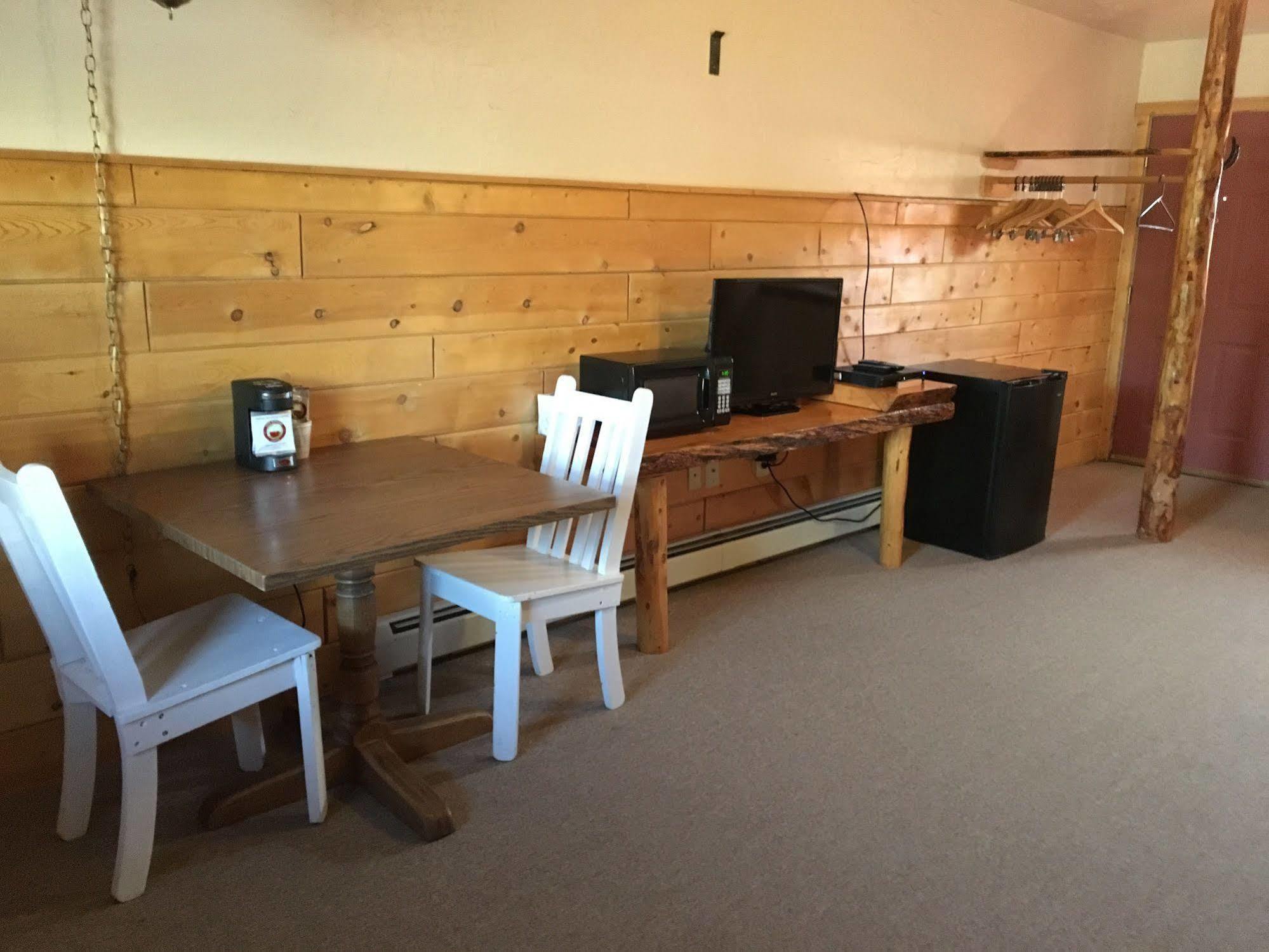 Chinook Winds Motel Dubois Exteriér fotografie
